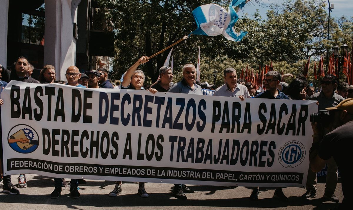 Argentina: La democracia y los derechos humanos en peligro [Adolfo ...